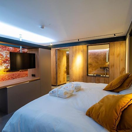 L'Ardenne Autrement Bed & Breakfast ลา-โรช-ออง-อาร์เดน ภายนอก รูปภาพ