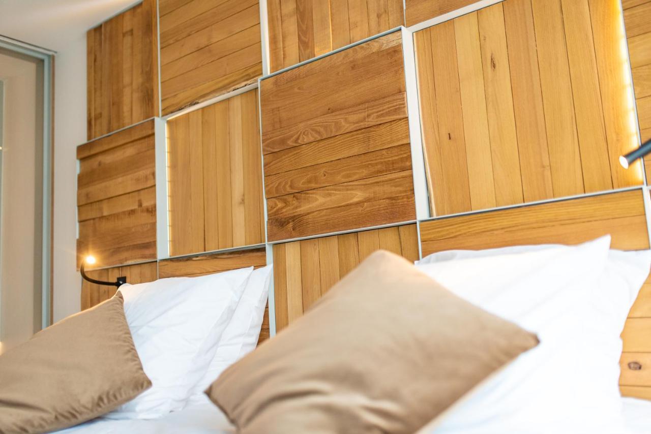 L'Ardenne Autrement Bed & Breakfast ลา-โรช-ออง-อาร์เดน ภายนอก รูปภาพ