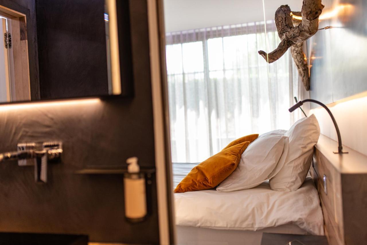L'Ardenne Autrement Bed & Breakfast ลา-โรช-ออง-อาร์เดน ภายนอก รูปภาพ