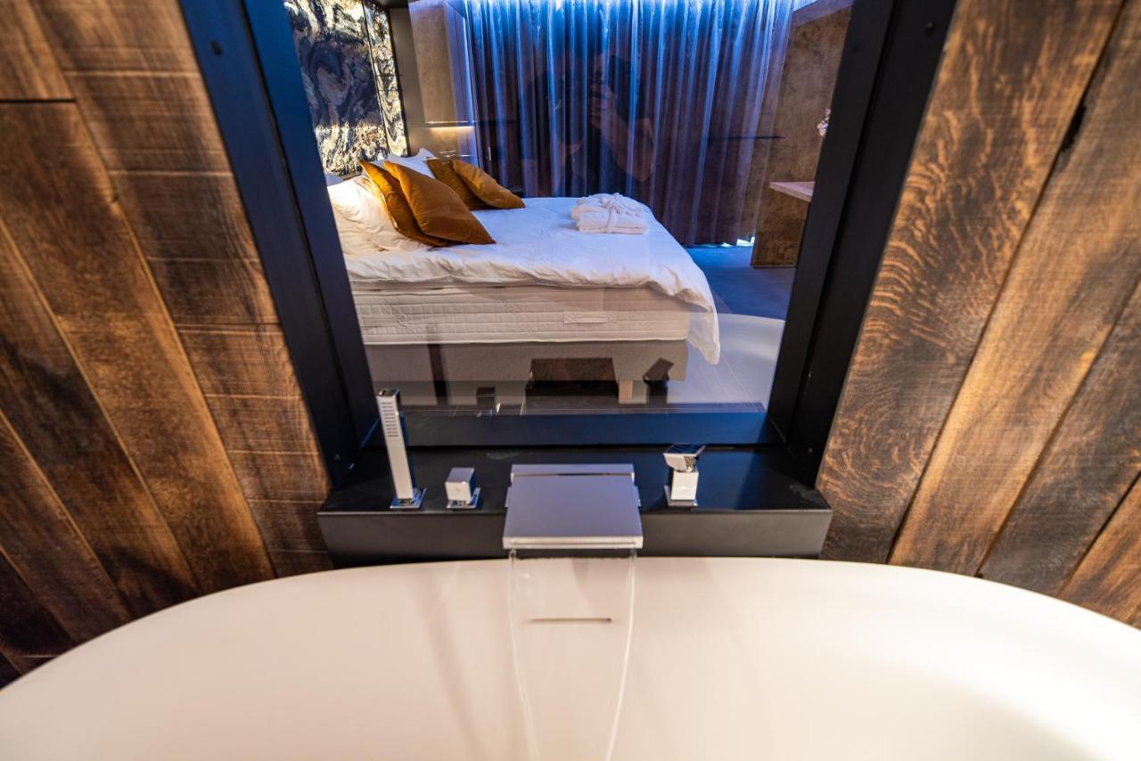 L'Ardenne Autrement Bed & Breakfast ลา-โรช-ออง-อาร์เดน ภายนอก รูปภาพ