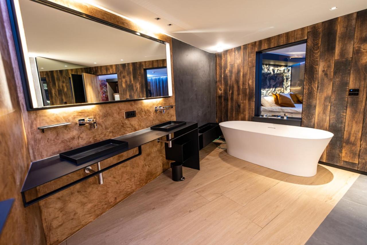 L'Ardenne Autrement Bed & Breakfast ลา-โรช-ออง-อาร์เดน ภายนอก รูปภาพ